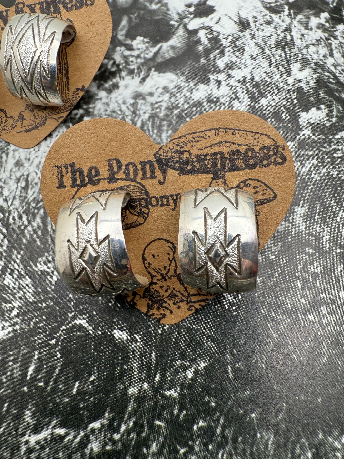 Etched Medium Huggie Hoops