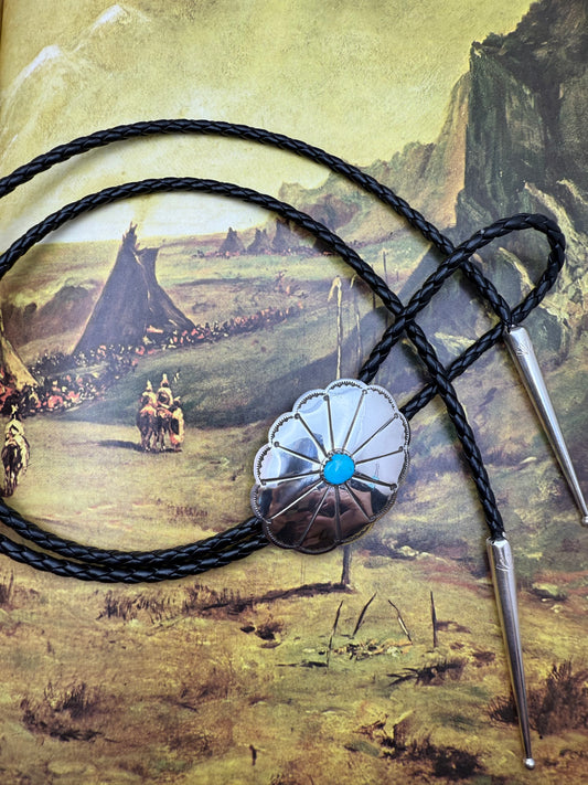 Scallop Concho Bolo with Turquoise