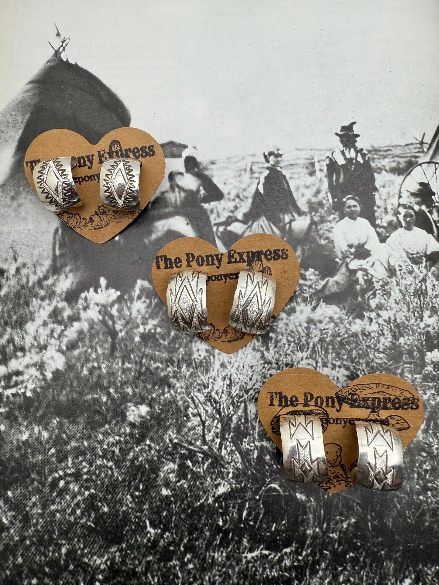 Etched Medium Huggie Hoops