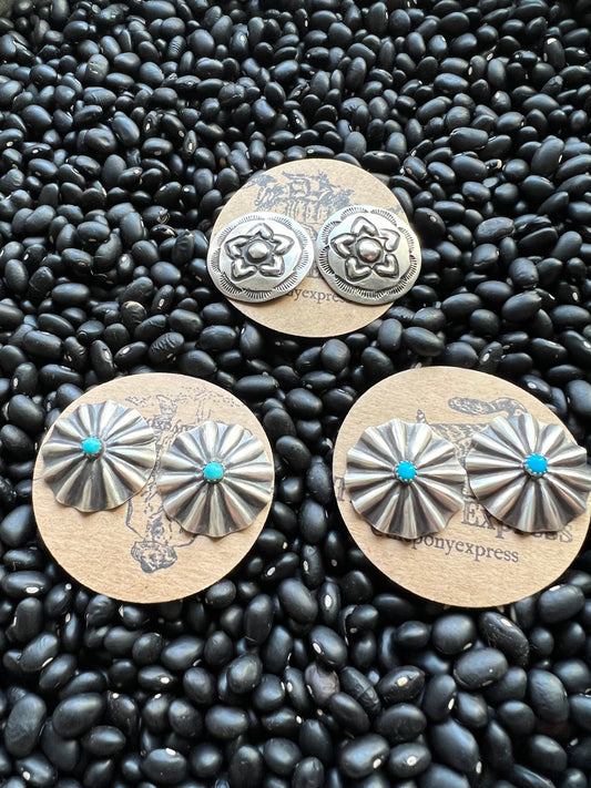 Flower or Scallop Concho Studs with kingman turquoise
